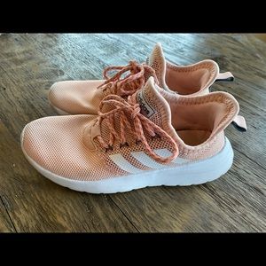 Adidas women’s cloud foam tennis shoes